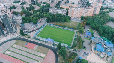Kiev. Ukrayna. 27 Temmuz 2017. Bannikov Stadyumu. Futbol sahası. Havadan görünümü.