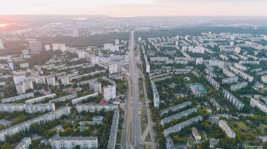 Kiev. Ukrayna. 10 Temmuz 2017. Metro Chernigovskaya. Binaların havadan görünümü. Megapolis.