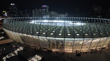Olimpiyat Stadı. 9 Ekim 2017. Ukrayna. Kiev (Kiev). Olimpik milli güvenlik. akşam Stadyumu'nun havadan görünümü. Avrupa ve Dünya Şampiyonası.