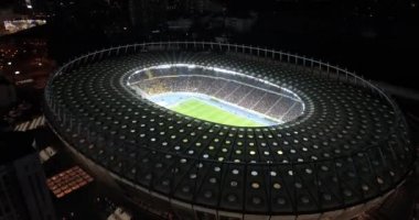 Olimpiyat Stadı. 9 Ekim 2017. Ukrayna. Kiev (Kiev). Olimpik milli güvenlik. akşam Stadyumu'nun havadan görünümü. Avrupa ve Dünya Şampiyonası.