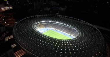 Olimpiyat Stadı. 9 Ekim 2017. Ukrayna. Kiev (Kiev). Olimpik milli güvenlik. akşam Stadyumu'nun havadan görünümü. Avrupa ve Dünya Şampiyonası.
