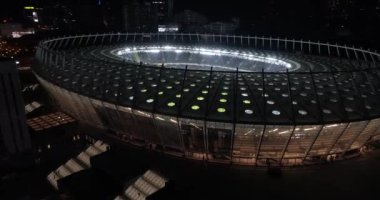 Olimpiyat Stadı. 9 Ekim 2017. Ukrayna. Kiev (Kiev). Olimpik milli güvenlik. akşam Stadyumu'nun havadan görünümü. Avrupa ve Dünya Şampiyonası.