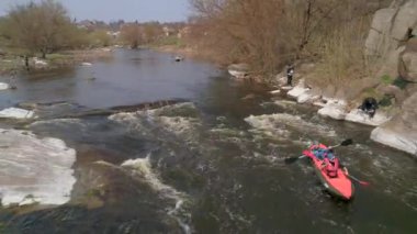 Nehrin Ros. 14 Nisan 2018. Deshki. Ukrayna. Bir kayık üzerinde seyahat. Havadan görünümü.