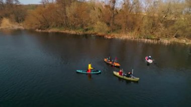 Nehrin Ros. 14 Nisan 2018. Deshki. Ukrayna. Kayaklar üzerinde seyahat. Gölü nün havadan görünümü. Doğa. Ağaçlar.