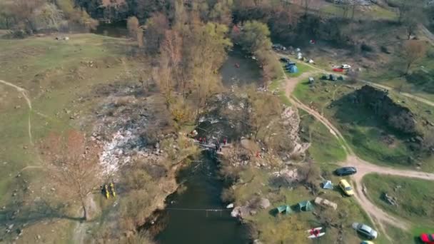 Viajando Caiaques Vista Aérea Lago Natureza Fluxo Árvores Primavera Ucrânia — Vídeo de Stock