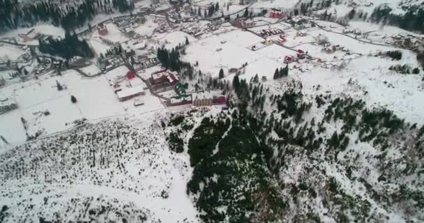 Veduta Aerea Una Casa Montagna Carpazi Neve Inverno Bukovel Ucraina — Video Stock