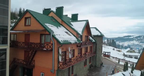 Hotel Podgorye März 2018 Bukovel Ukrainisch Luftaufnahme Eines Gebäudes Den — Stockvideo