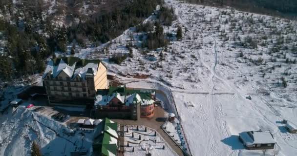 Hotel Podgorye Mart 2018 Bukovel Ukrayna Havadan Görünümü Dağlarda Bir — Stok video