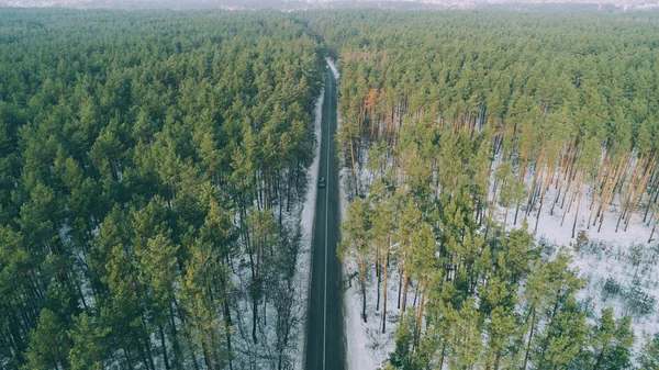 Vue Aérienne Forêt Enneigée Avec Une Route Capturé Haut Avec — Photo