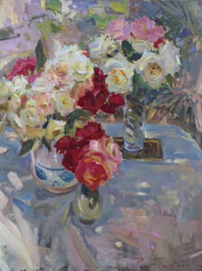 Natürmort. Gül demetleri. Güneşli yaz günü. Tuval üzerine yağlıboya resim