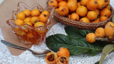 Yenidünya meyve ve Jam Eriobotrya japonica, yenidünya, Çin Erik, Japon eriği, Japon muşmulası, Pipa, Nispero ve Malta eriği