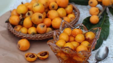 Yenidünya meyve ve Jam Eriobotrya japonica, yenidünya, Çin Erik, Japon eriği, Japon muşmulası, Pipa, Nispero ve Malta eriği
