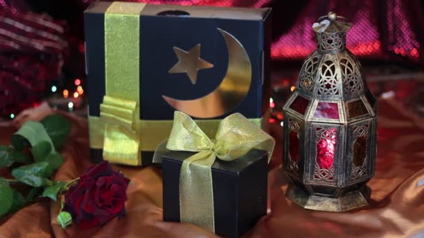 Islamische Lampe Und Eidi Oder Eidia Für Eid Adha Geschenk — Stockvideo