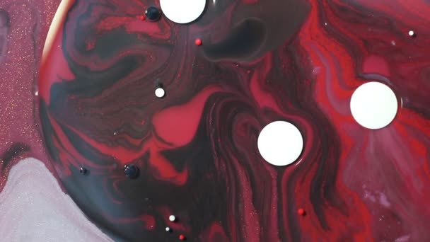 Color Negro Blanco Rojo Mezcla Pintura Líquida Burbujas Hipnóticas Coloridas — Vídeos de Stock