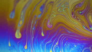 Canlı Gökkuşağı Renk Swirls Sabun Bubble Extreme Close up. Psychedelic soyut arka plan
