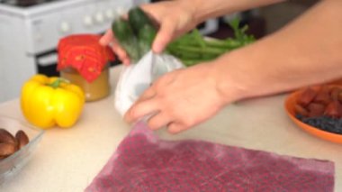 Yeniden Kullanılabilir Balmumu Gıda Sarar. Gıda depolama için organik kumaş kapakları. Sıfır atık