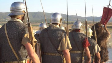 Roma lejyonu, Roma ordusunun büyük bir askeri birliğiydi. Eski Roma askeri giysileri. Roma Lejyonları Tarihi Savaşa Yürüyor