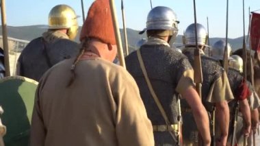 Roma lejyonu, Roma ordusunun büyük bir askeri birliğiydi. Eski Roma askeri giysileri. Roma Lejyonları Tarihi Savaşa Yürüyor