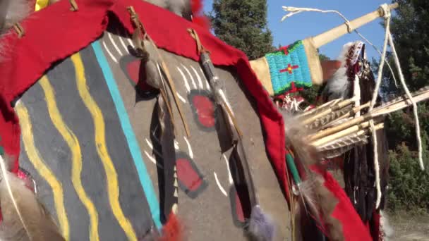 Native American Indian Hoofd Jurken Kleding Navajo Lederen Schild Met — Stockvideo