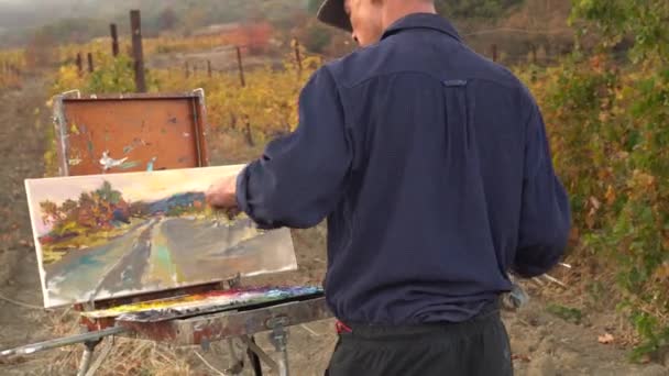 Professionele Kunstenaar Schildert Een Schilderij Doek Met Olieverf Landschap Olieverf — Stockvideo