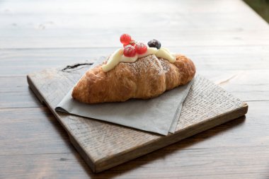 Kahvaltı için lezzetli pasta