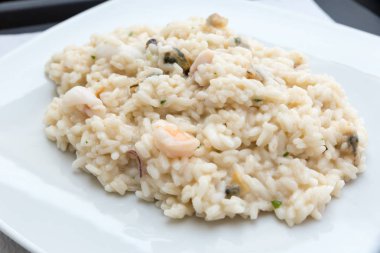 Deniz ürünleri ile lezzetli risotto