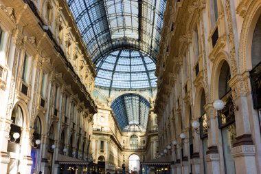 Milano 'daki Vittorio Emanuele galerisi