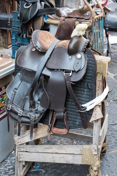 Lederen Zadel Naar Napels Markt — Stockfoto