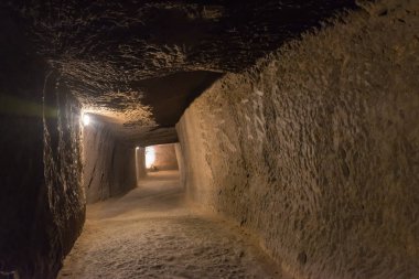 Napoli İtalya 'nın bodrumlarında askeri araçlar var.