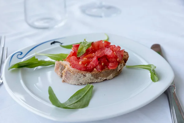 Bruschetta Tomato Basil — Stock Photo, Image