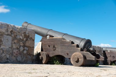 Antik Bronz top Ibiza