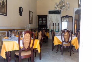 Küba restoran sokaklarında