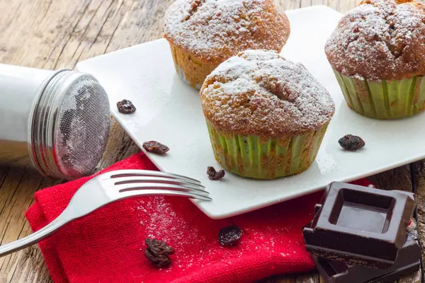 Muffins Uma Mesa Madeira — Fotografia de Stock