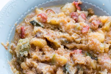 Peynirli sebze çorbası