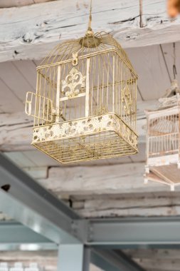 Açık demir kafes görünümü