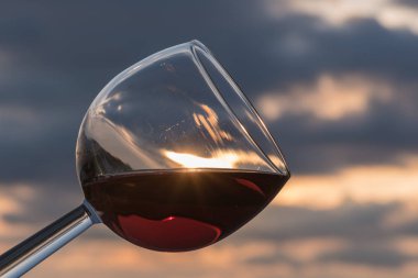 Gün batımında tost.