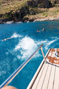 Tatil tekne sahne tarafından