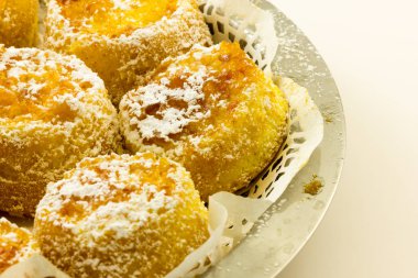 Reçelli tatlı çörek
