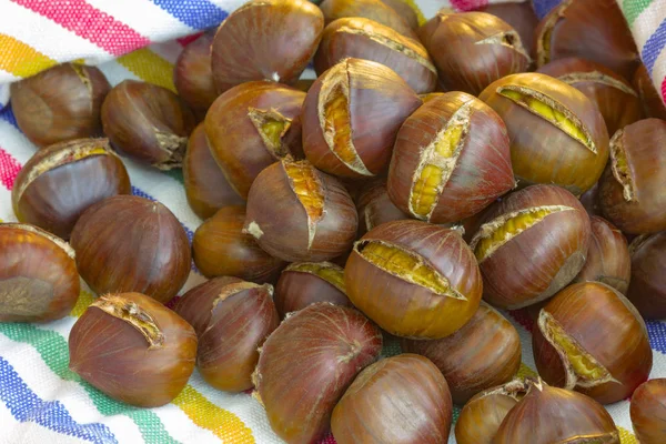 Chestnuts Ready Roasted — Stock Photo, Image