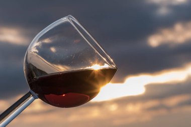 Gün batımında tost.