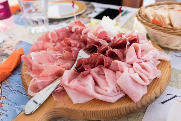 Plato Salami Queso — Foto de Stock