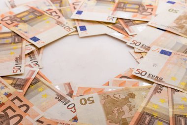 euro banknot yığını