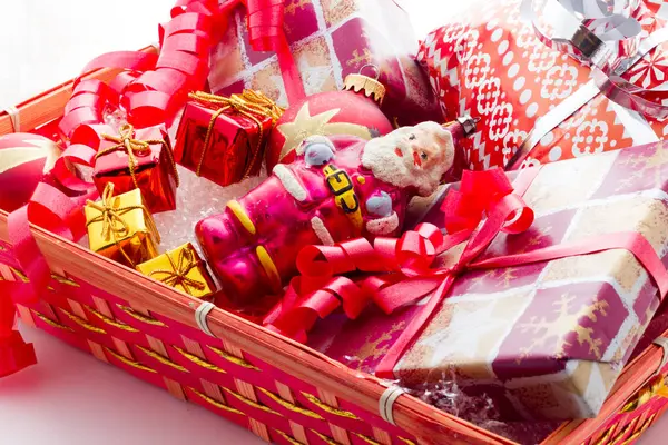 Basket Christmas Gifts — Stock Photo, Image