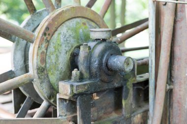 Paslı antika tarım aletleri