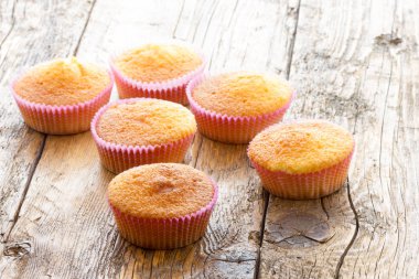 Şekerli tatlı çörekler.