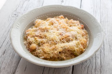 Peynirli sebze çorbası