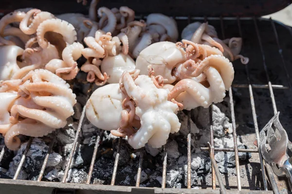 焼きポリープを調理する — ストック写真