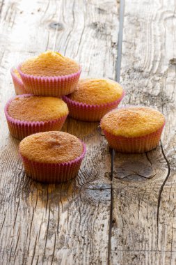 Şekerli tatlı çörekler.