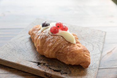 Kahvaltı için lezzetli pasta