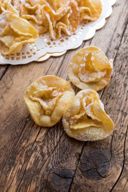 Tatlılar Sfrappole İtalyan karnaval